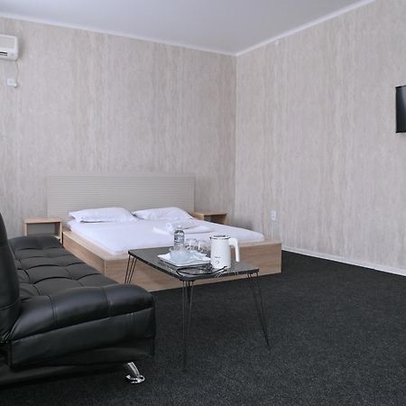 Hotel Fresh أكتوبي المظهر الخارجي الصورة