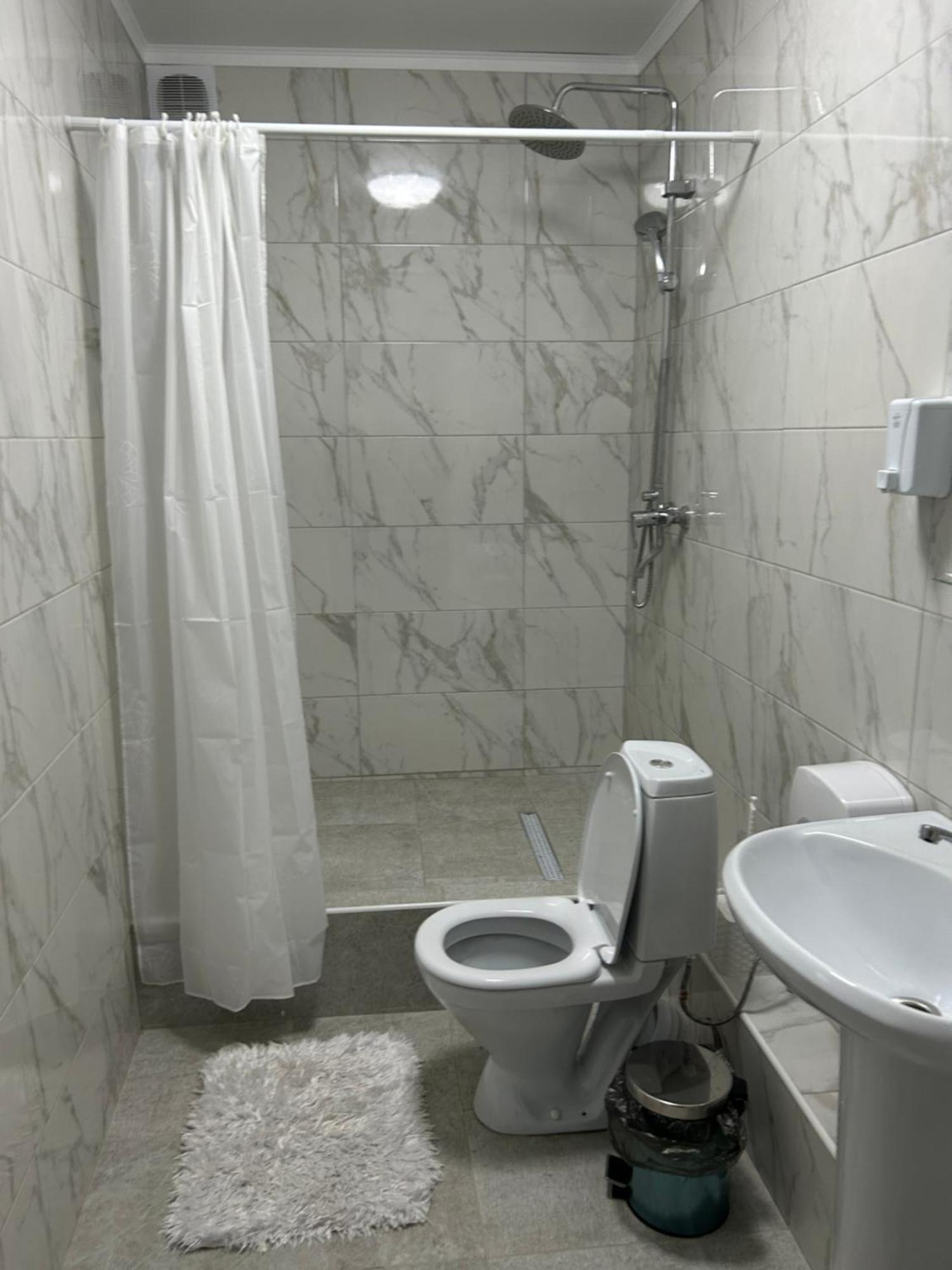 Hotel Fresh أكتوبي المظهر الخارجي الصورة