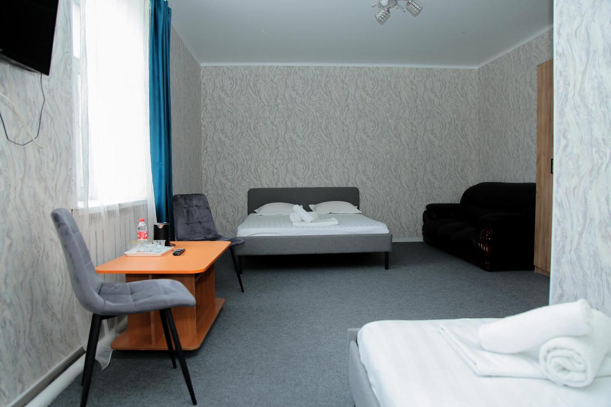 Hotel Fresh أكتوبي المظهر الخارجي الصورة