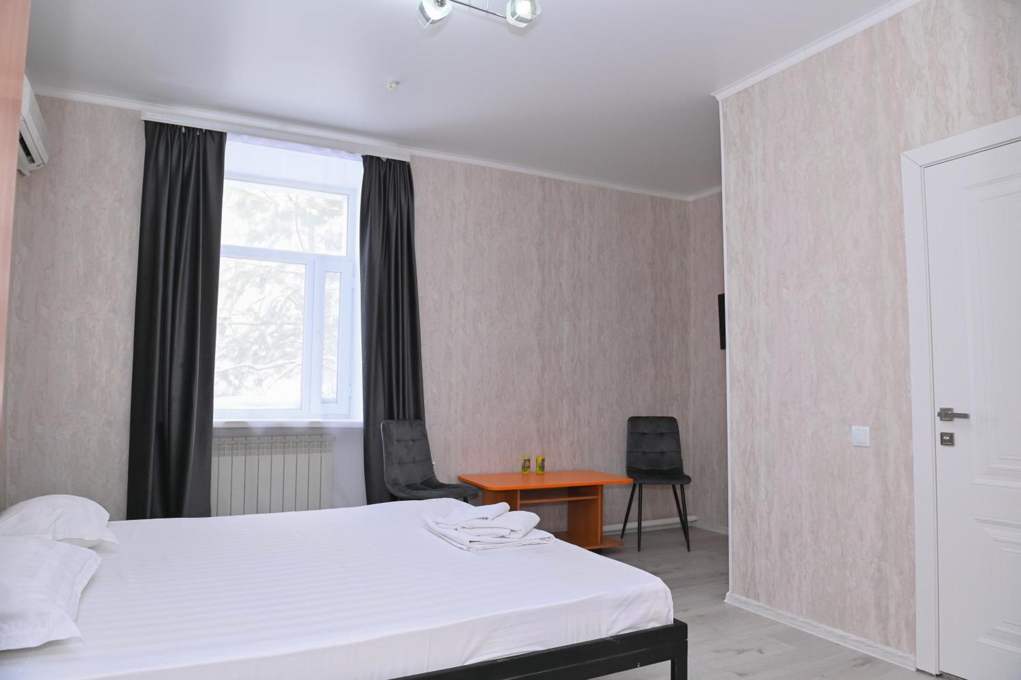 Hotel Fresh أكتوبي المظهر الخارجي الصورة