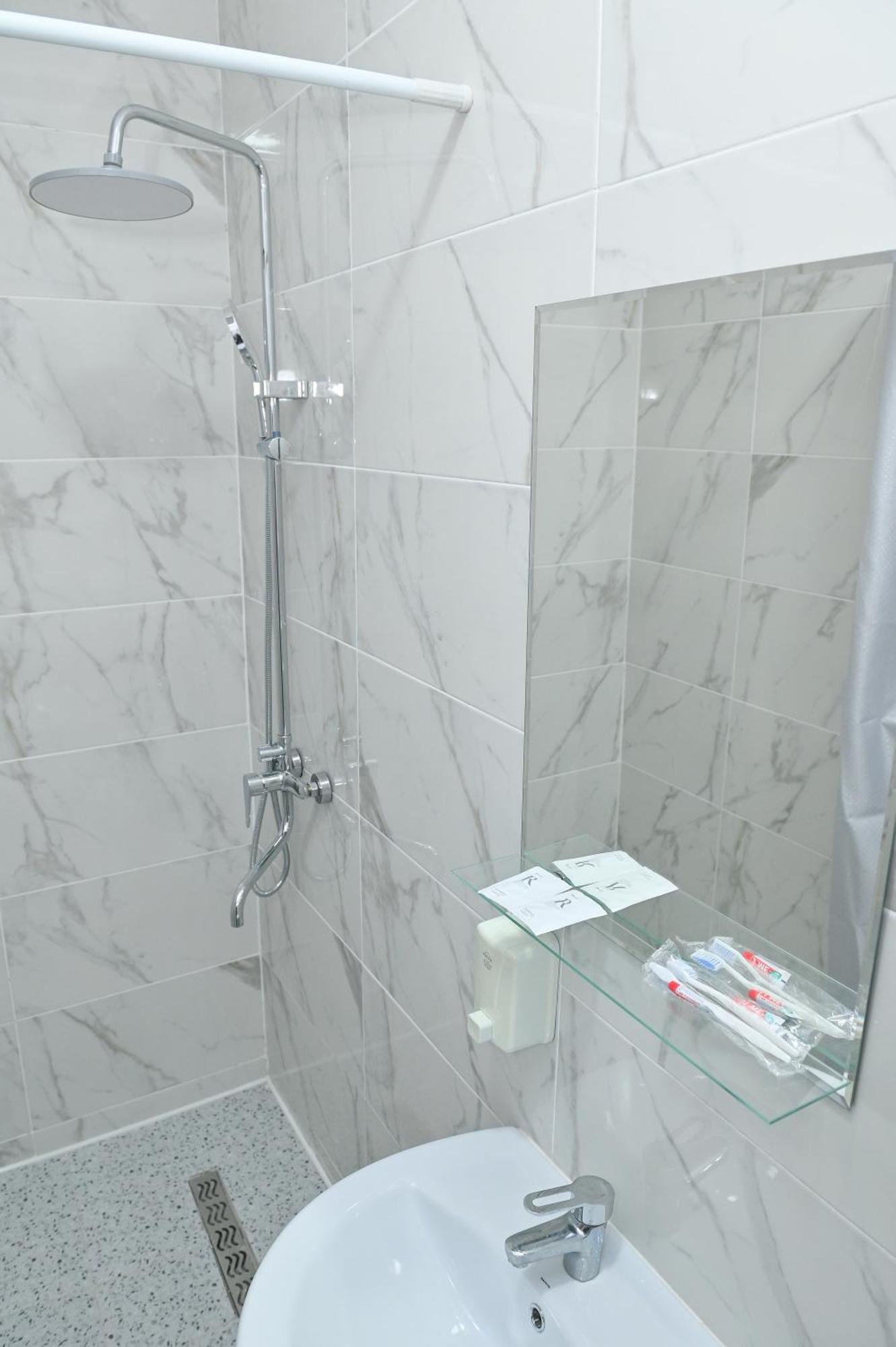 Hotel Fresh أكتوبي المظهر الخارجي الصورة